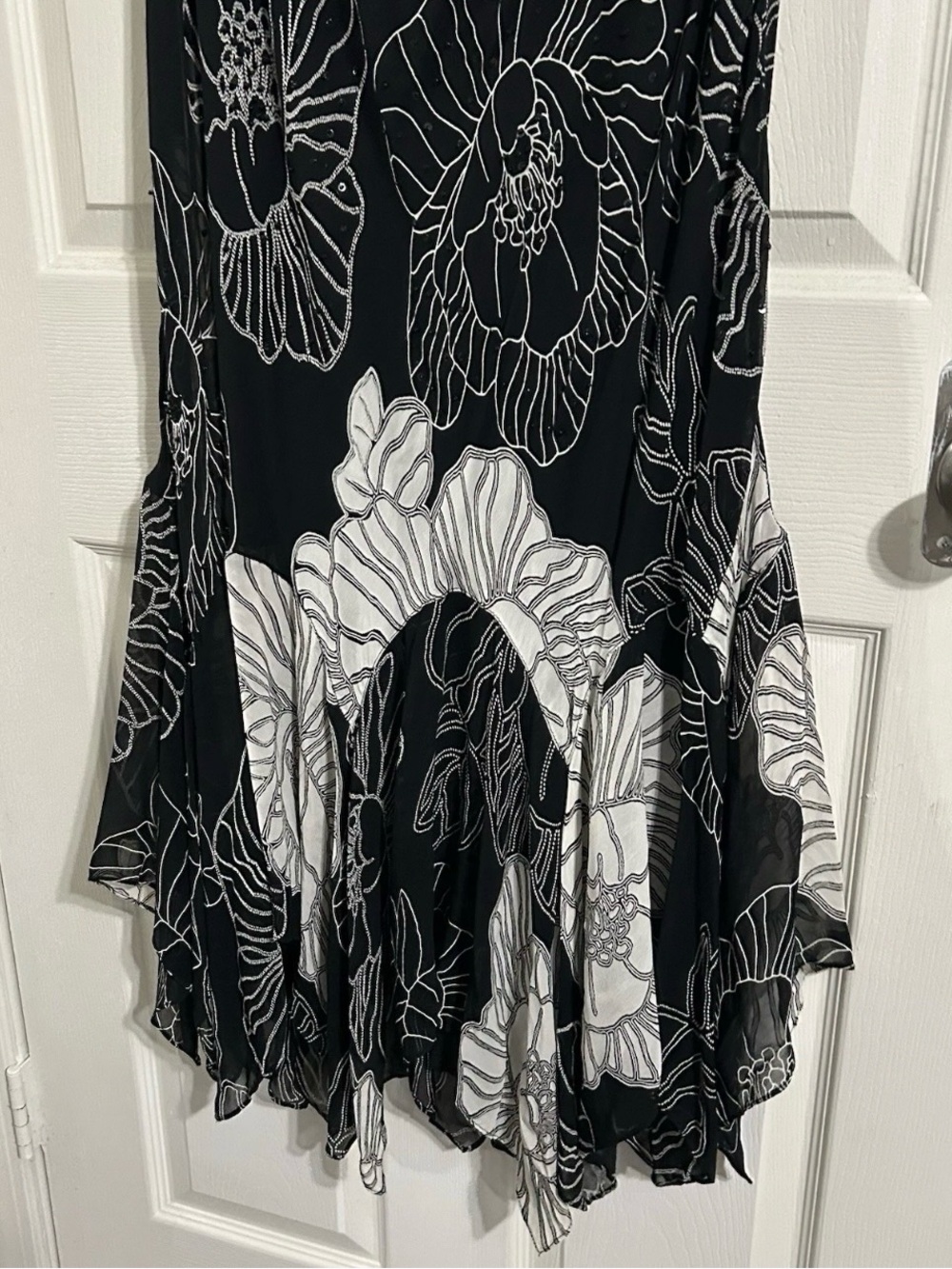 Eva Blue 18W Black White Floral Maxi Dress Sleeveless Beaded Hem Flowy Fairy - Picture 5 of 8